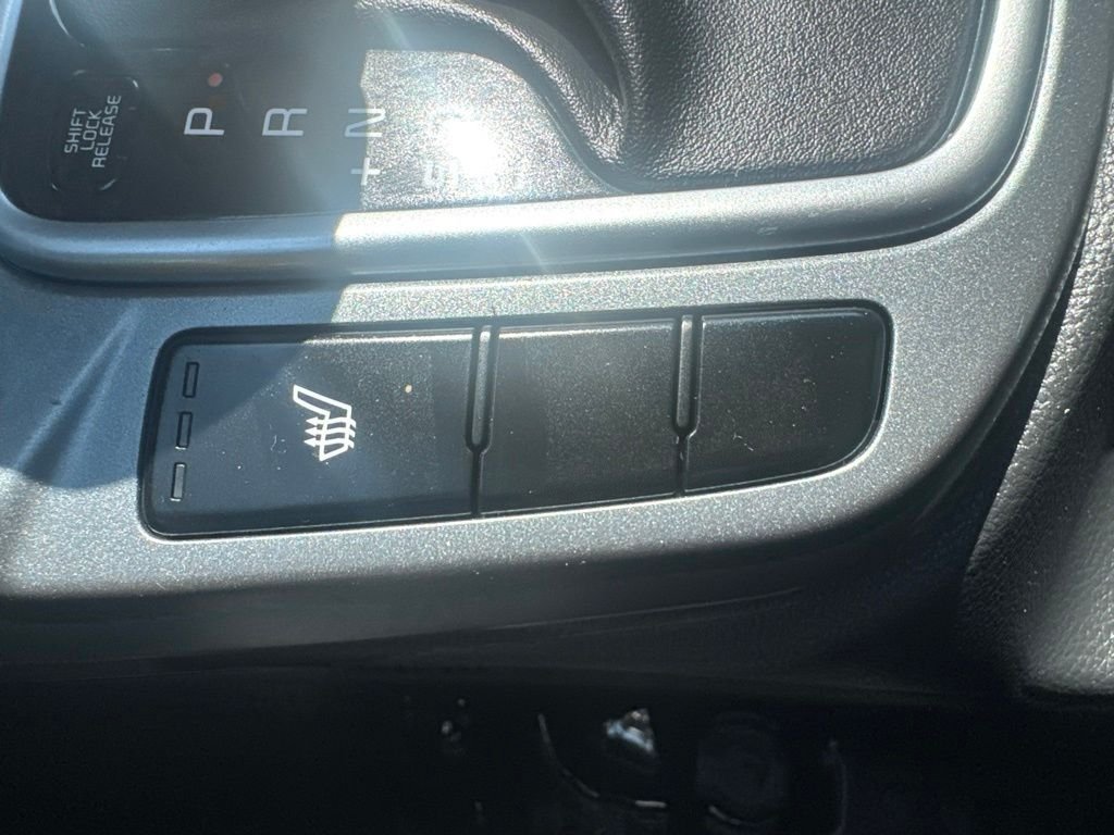 Used 2021 Black Kia S image 22