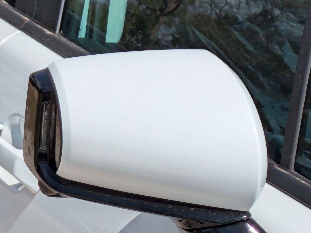 New 2026 White Hyundai SEL Premium FWD image 11