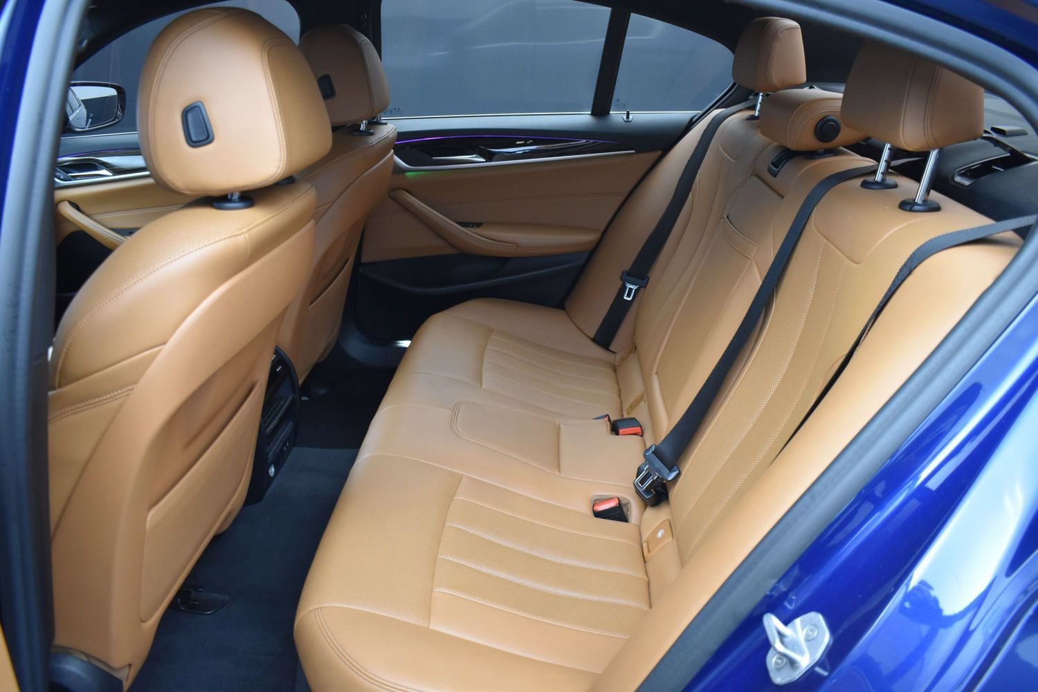 Used 2021 Phytonic Blue Metallic BMW 530i xDrive image 12