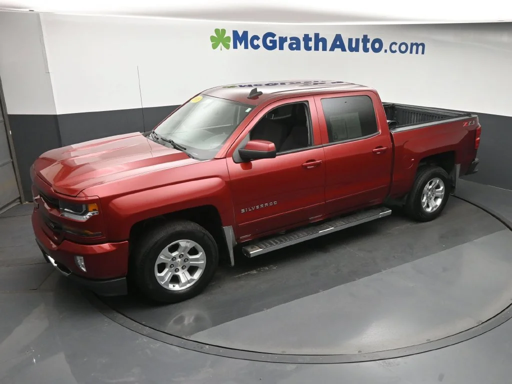 Used 2018 Red Chevrolet LT image 22