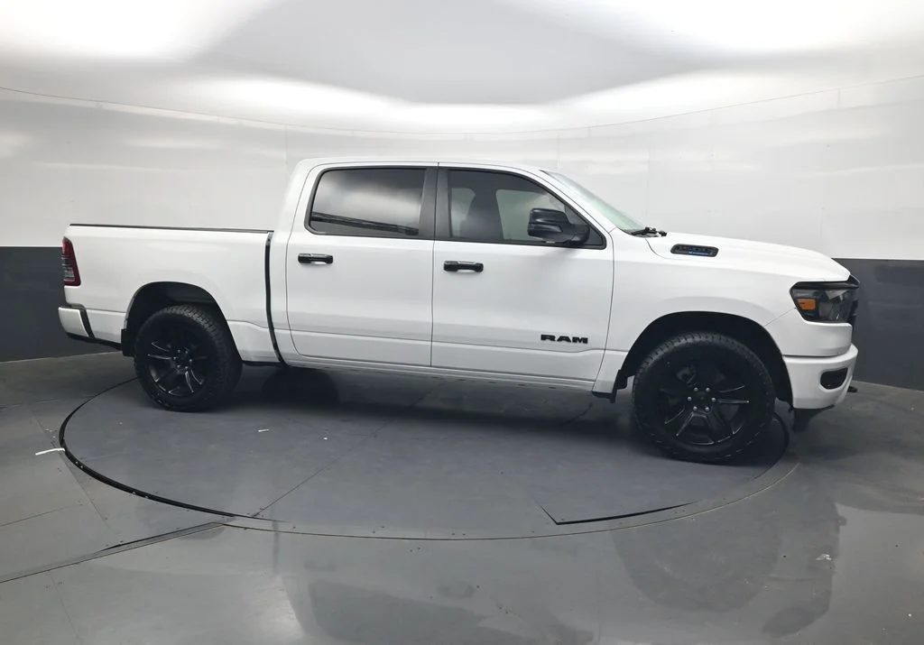Used 2024 White Ram Big Horn/Lone Star image 4