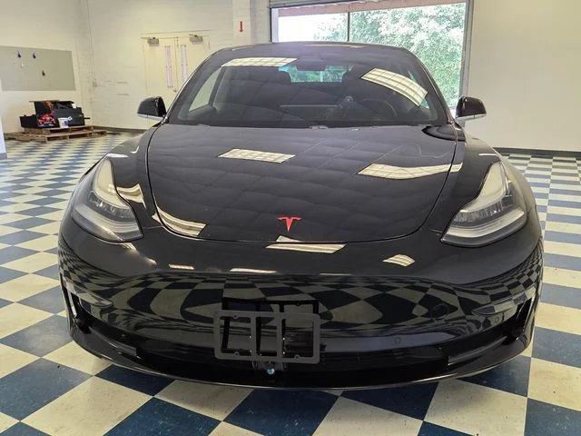 Used 2018  Tesla Long Range image 2