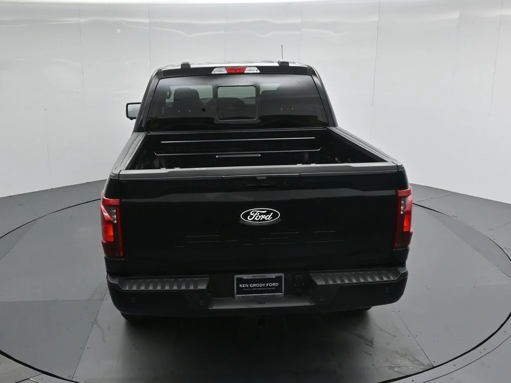 New 2026 Agate Black Metallic Ford XLT image 39