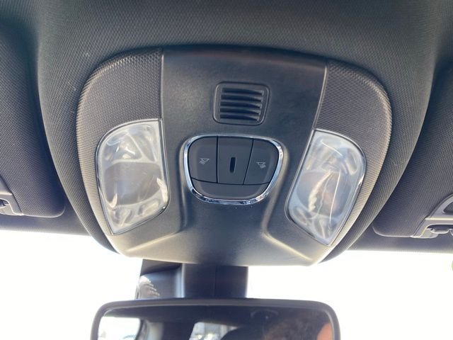 Used 2023 Gray Jeep Latitude Lux image 15