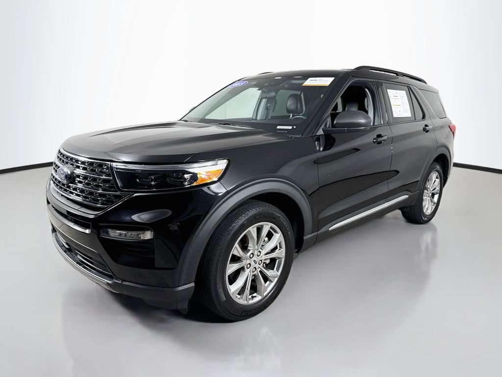 Used 2023 Agate Black Metallic Ford XLT image 8