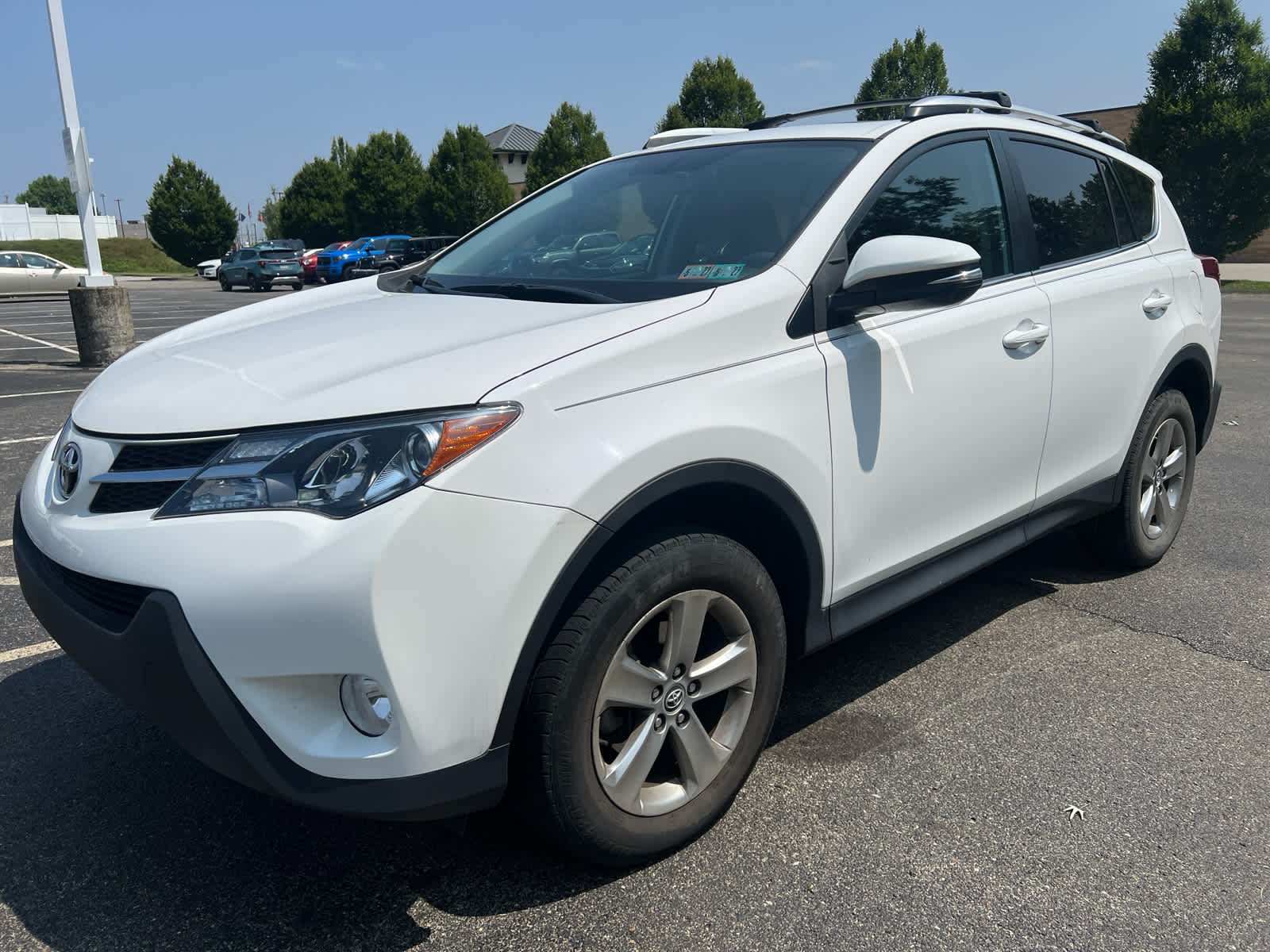 Used 2015 Super White Toyota XLE image 7