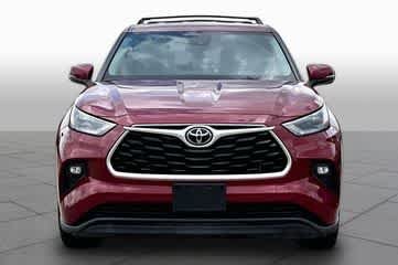 Used 2022 Ruby Flare Pearl Toyota LE image 5