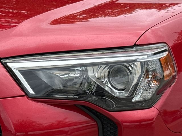 Used 2018 Red Toyota SR5 image 4