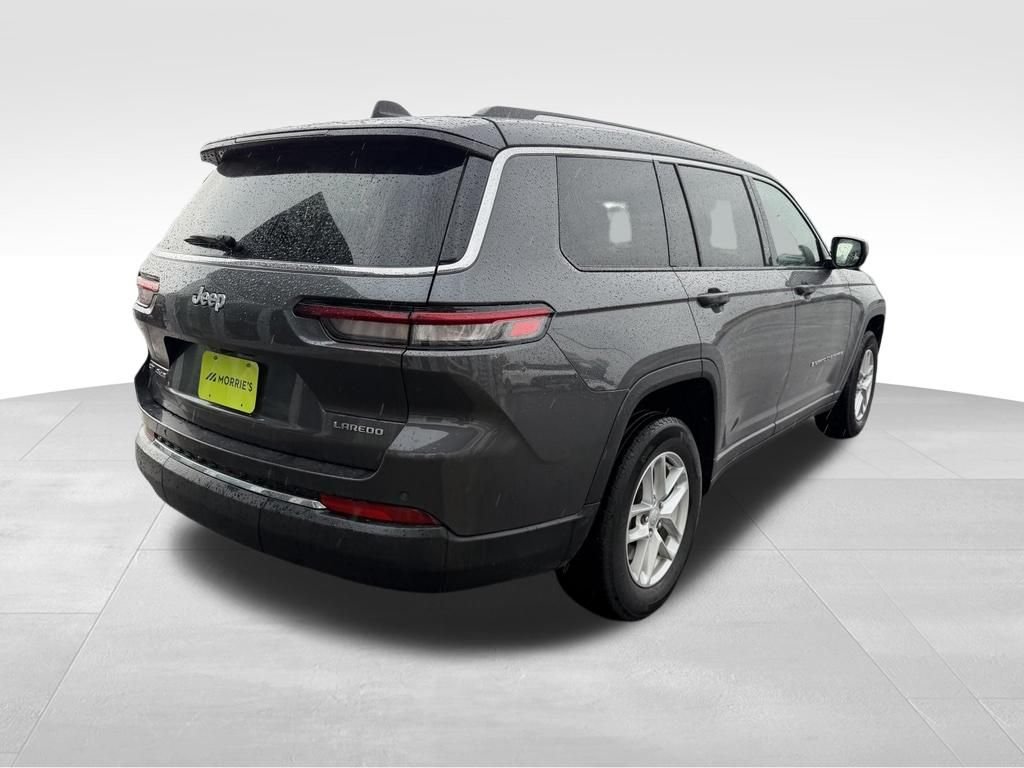 Used 2023 Gray Jeep Laredo image 4