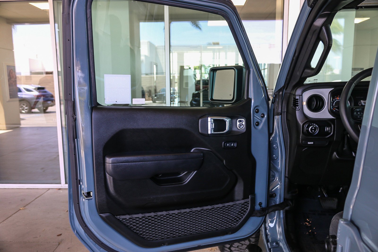 Used 2024 Anvil Clear Coat Jeep Sport S image 23