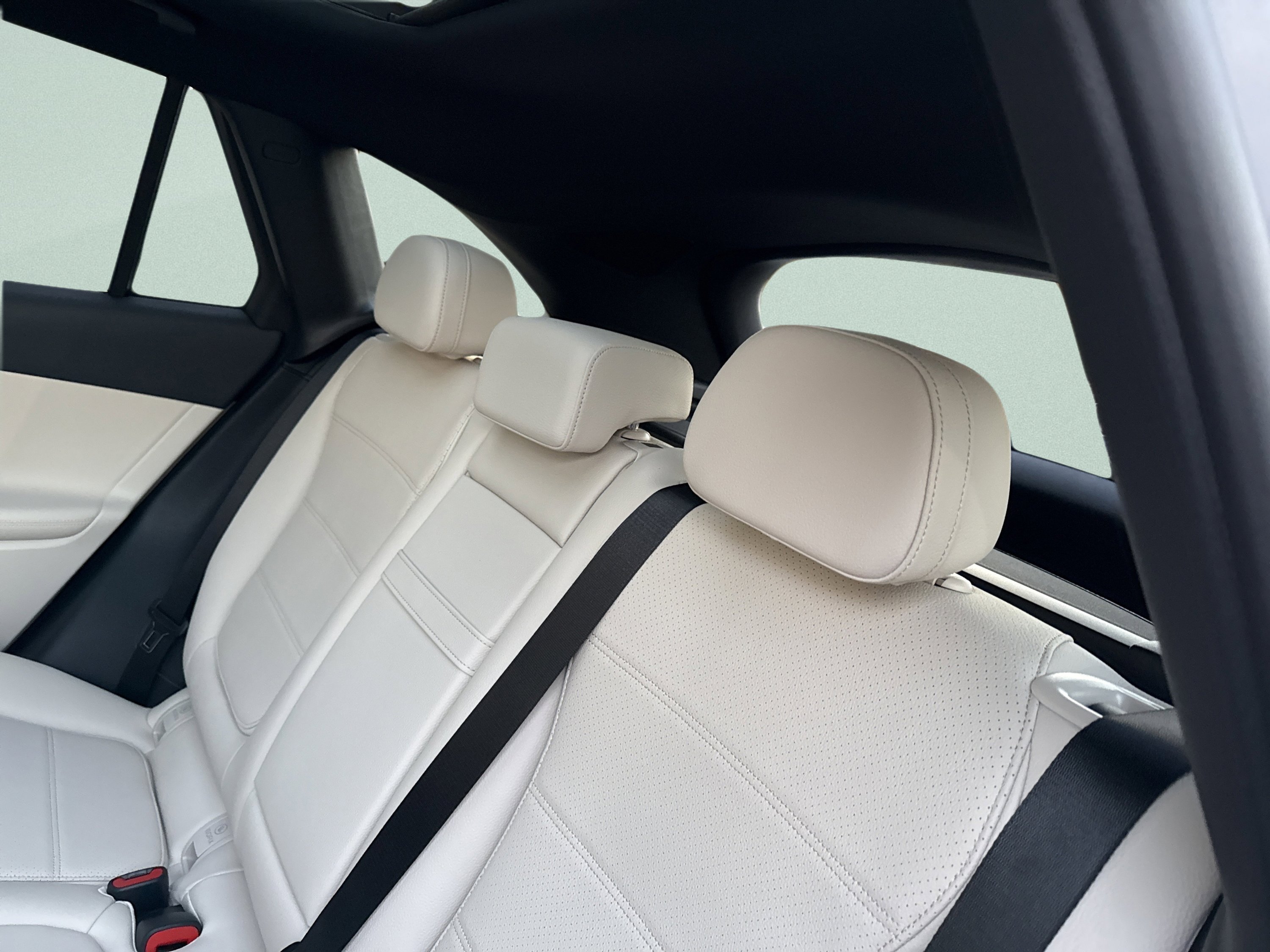 Used 2026 Cirrus Silver Metallic Mercedes-Benz GLC 300 image 21