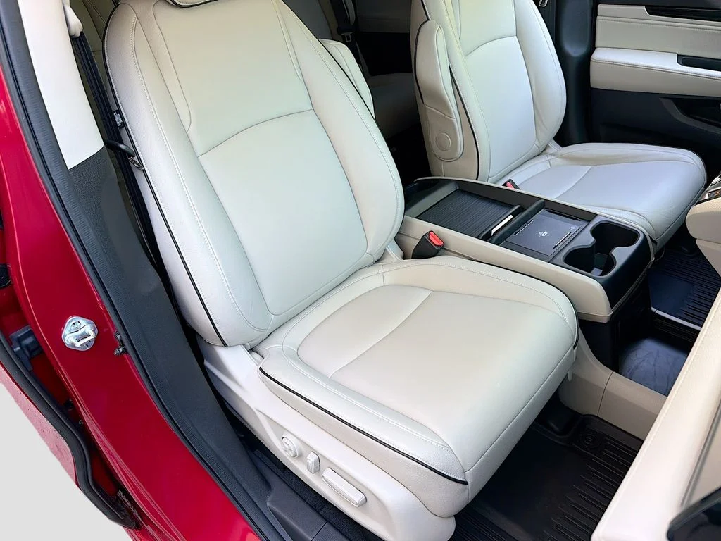 Used 2026 Radiant Red Metallic II Honda Touring image 29
