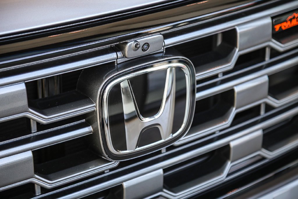 New 2026 Solar Silver Metallic Honda TrailSport image 12