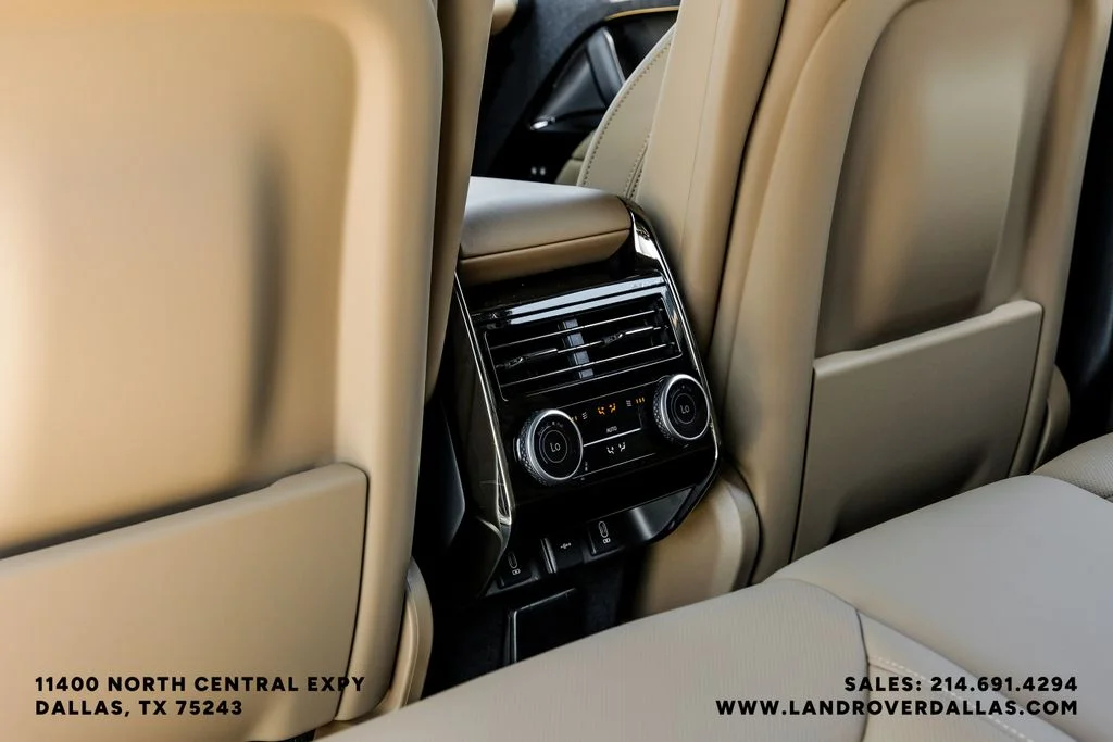 New 2026 Santorini Black Metallic Land Rover SE image 36
