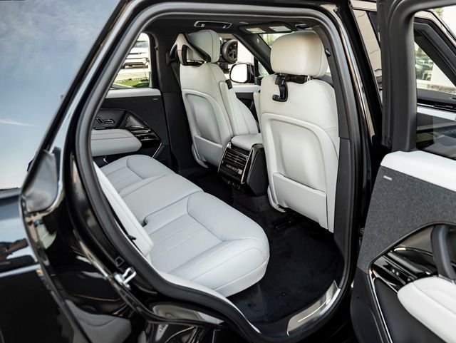 New 2026 Santorini Black LAND ROVER SE image 32