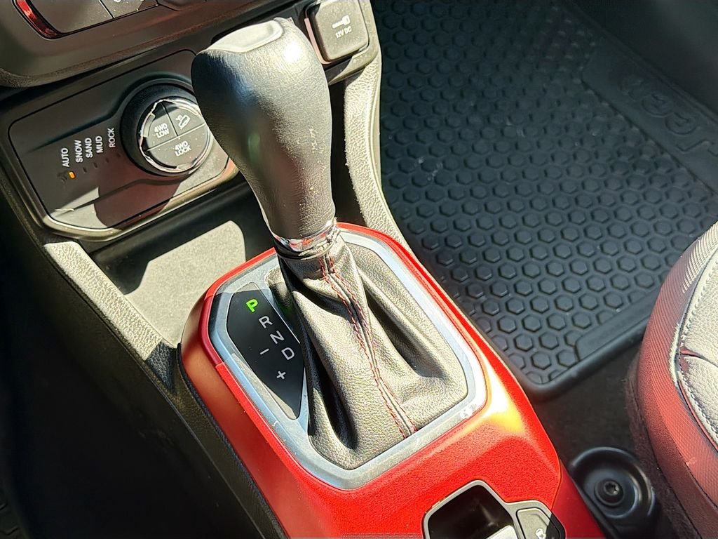 Used 2022 Sting-Gray Clearcoat Jeep Trailhawk image 14