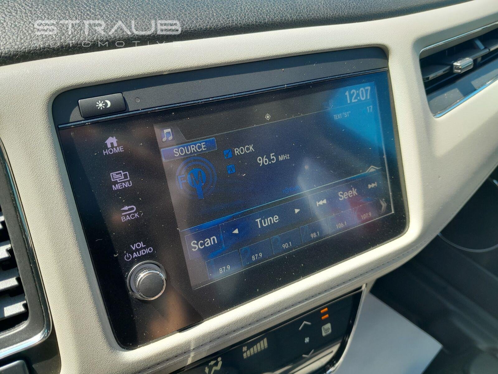 Used 2019 Lunar Silver Metallic Honda EX-L image 21