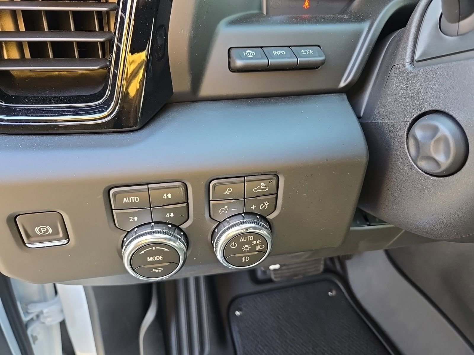 2026 GMC Sierra 1500 AT4X - Photo 33