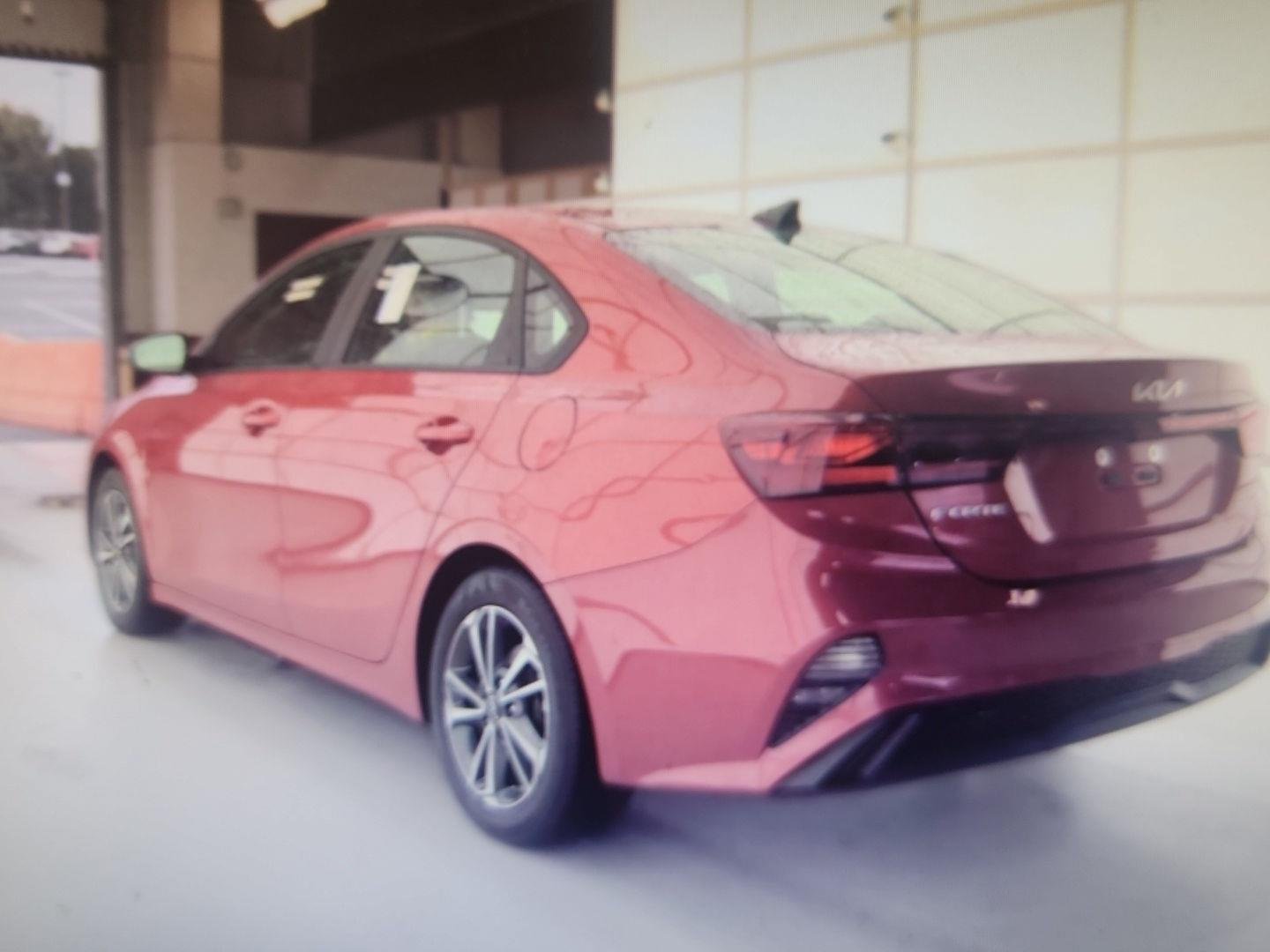 Used 2023 Currant Red Kia LXS image 3
