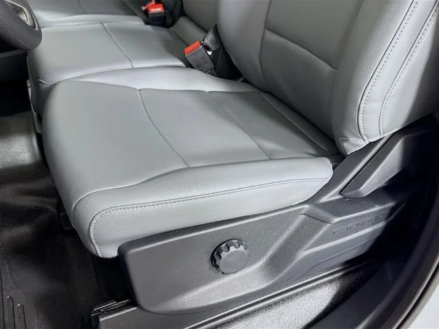 New 2025 Oxford White Ford F-450® XL image 44