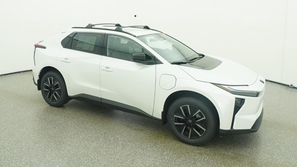 New 2026 Wind Chill Pearl Toyota XLE image 12