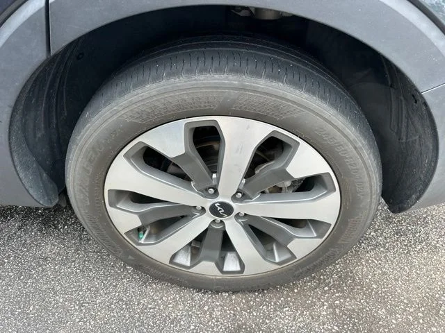 Used 2022 Gray Kia S image 7