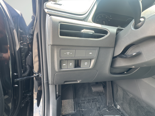 Used 2023 Black Hyundai Limited image 28