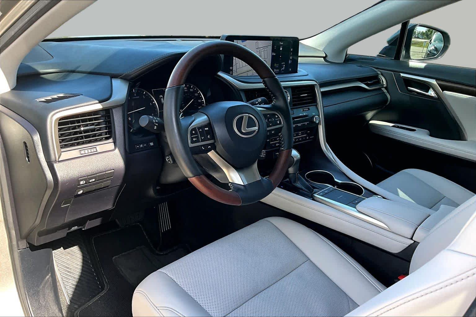 Used 2020 Atomic Silver Lexus  image 18