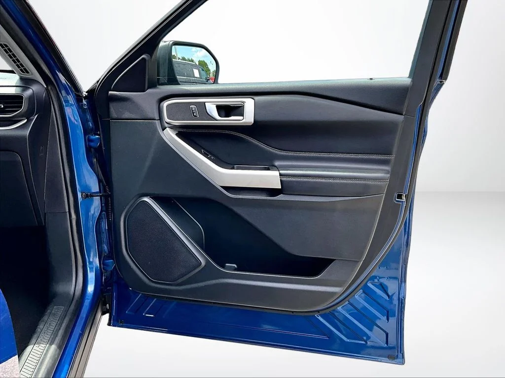 Used 2020 Blue Ford XLT image 25