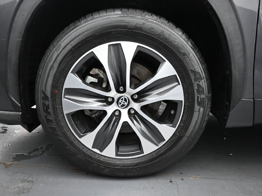 Used 2022 Gray Toyota XLE image 14