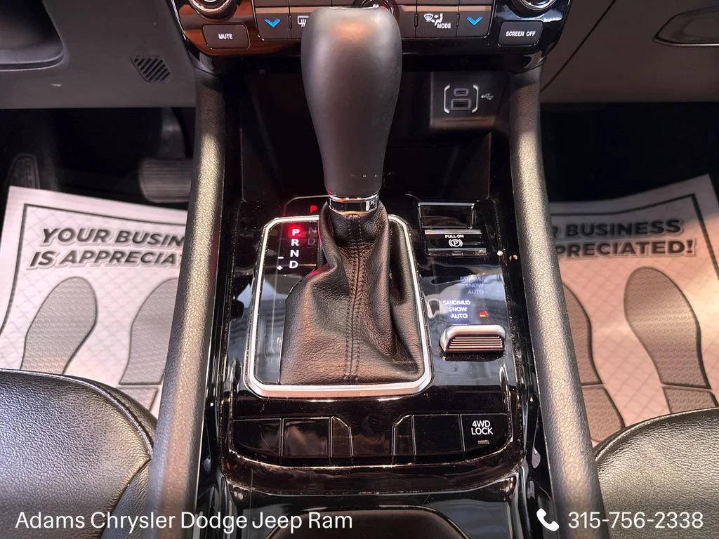 Used 2025 White Jeep Limited image 19