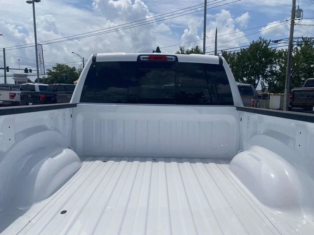 New 2026 Bright White Clear-Coat Exterior Paint RAM Laramie image 39