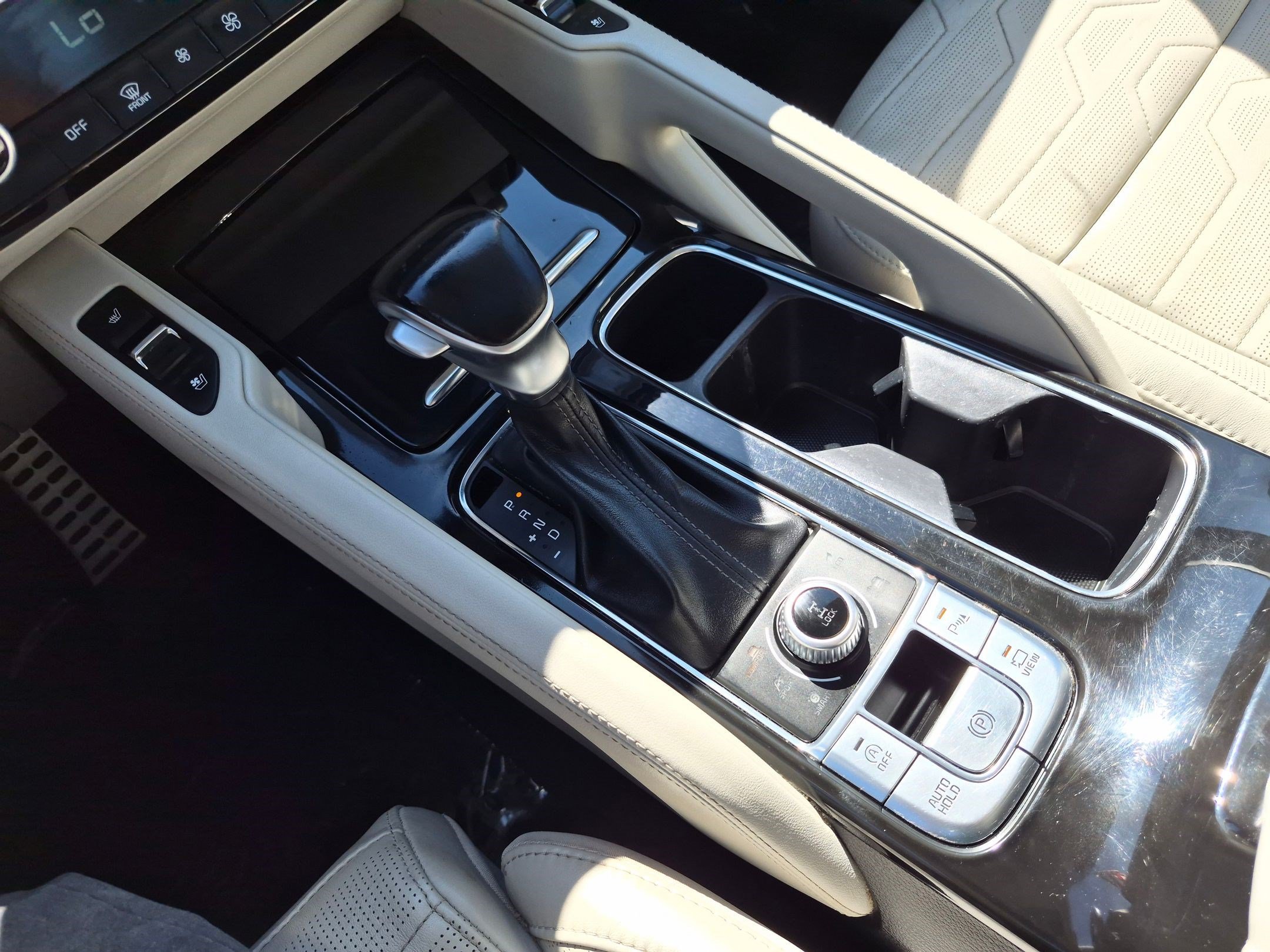 Used 2020 Ebony Black Kia SX image 26