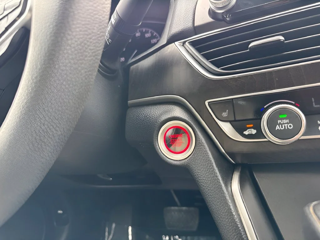 Used 2019  Honda EX image 18