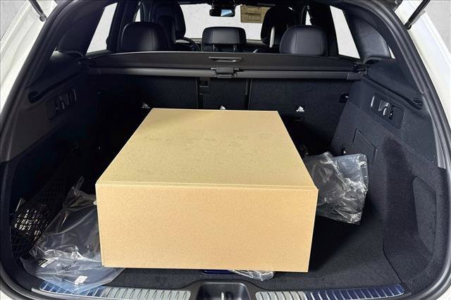 New 2026 Polar White Mercedes-Benz GLC 300 image 52