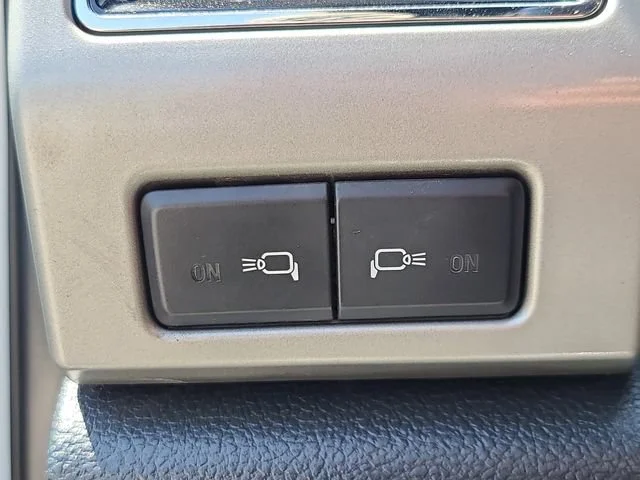 Used 2022 White Ford XL image 24