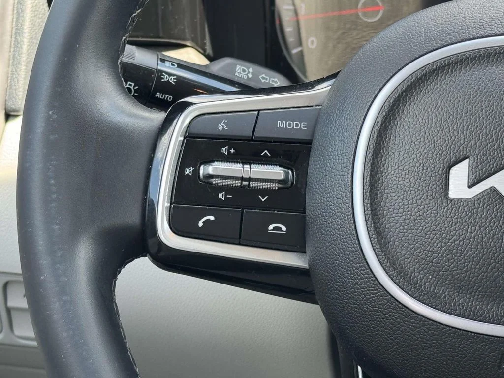 Used 2023 Silver Kia X-Line S image 23