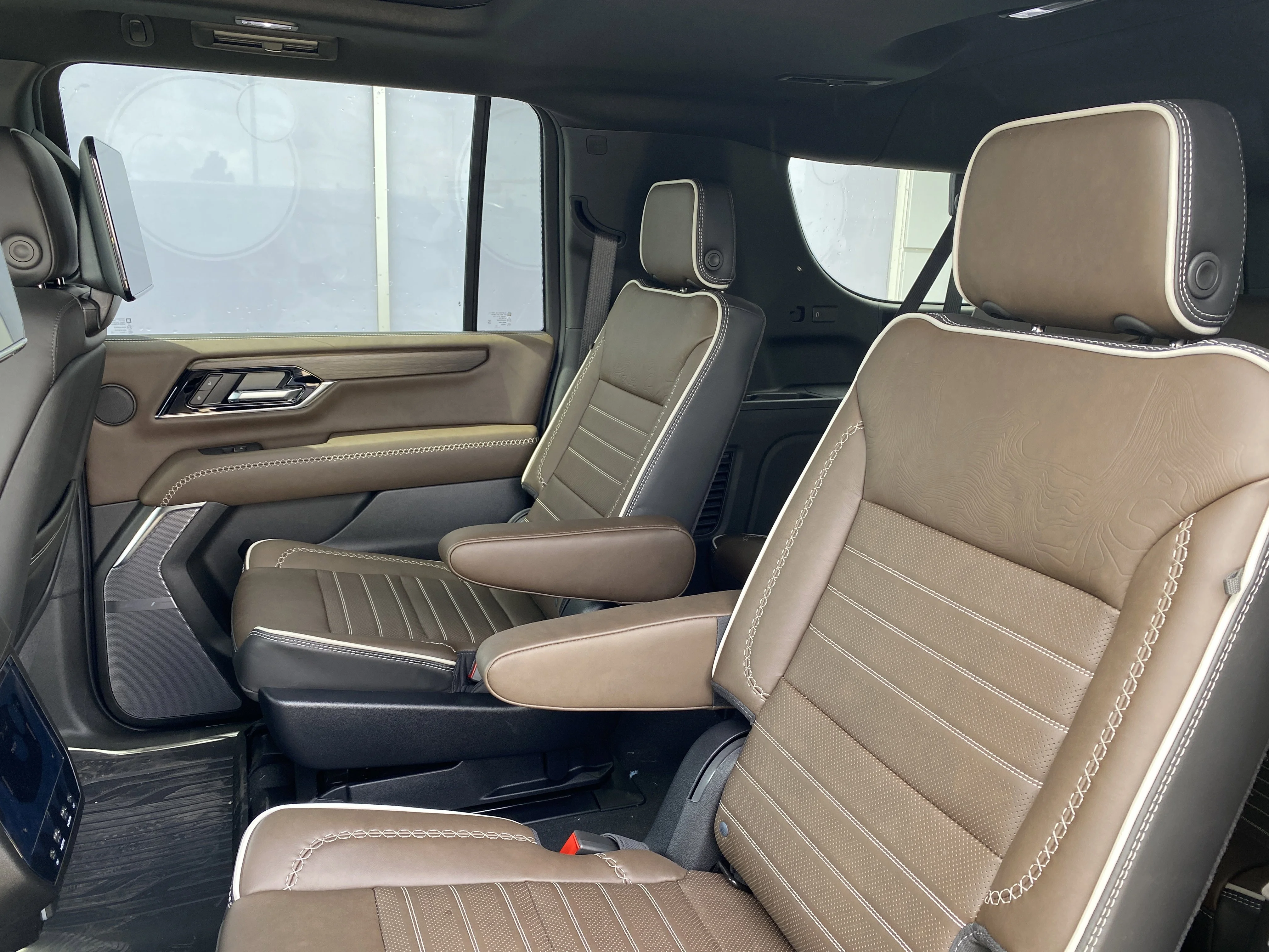 New 2026 ONYX BLACK GMC Denali Ultimate image 28