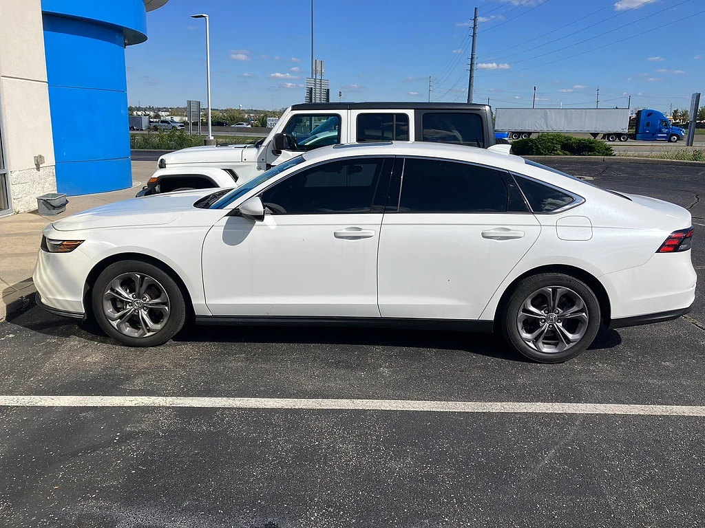 Certified Used 2024 WHITE Honda EX image 4