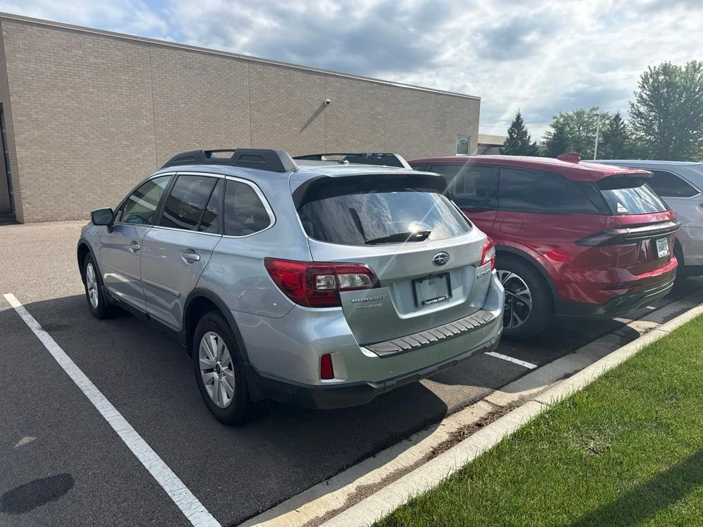 Used 2015 Silver Subaru 2.5i Premium image 5