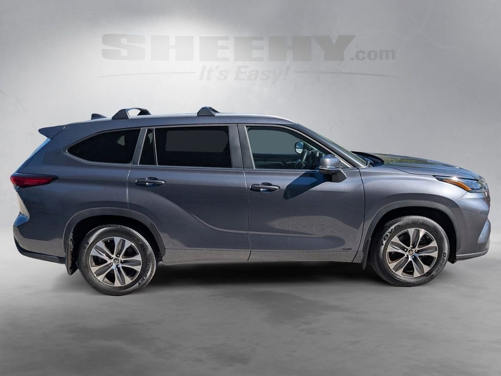 Used 2023 Gray Toyota XLE image 9