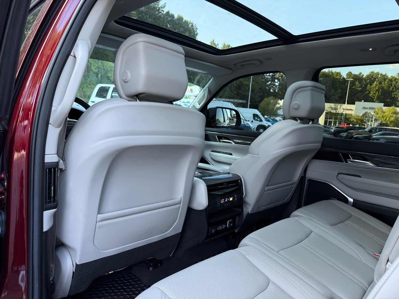 Used 2022 Velvet Red Pearlcoat Jeep Series II image 26