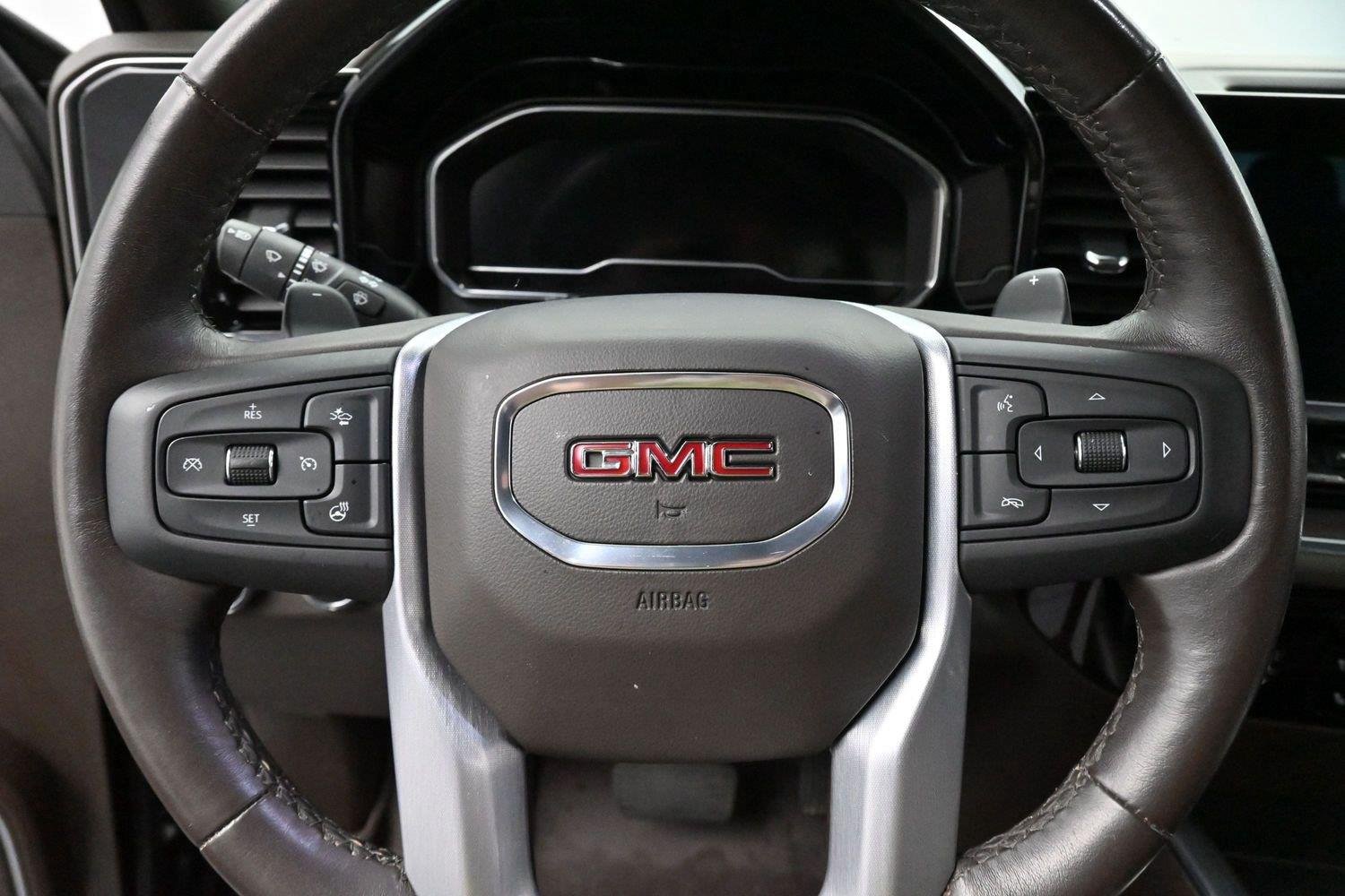 Used 2023 ONYX BLACK GMC SLT image 17