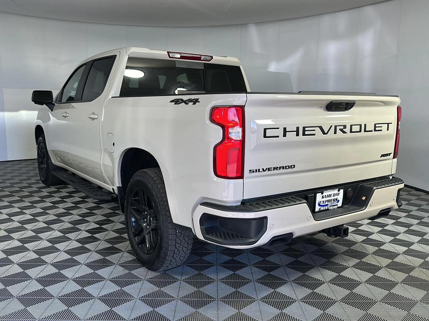 Used 2026 White Sands Chevrolet RST image 5