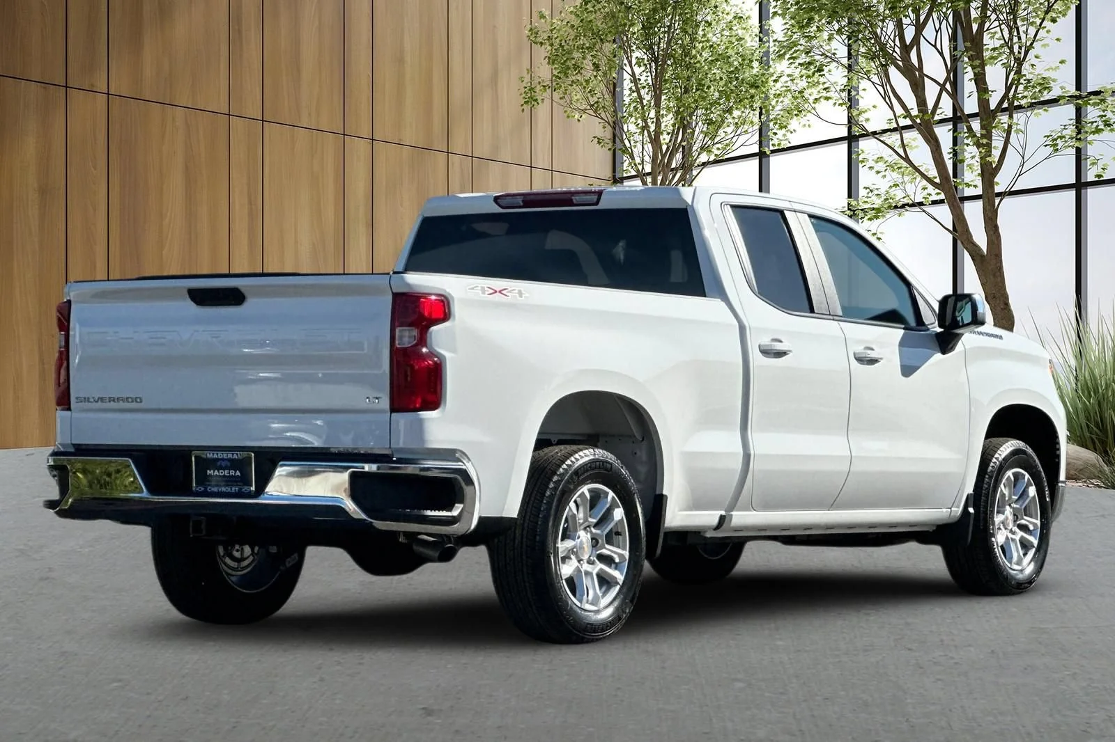 New 2026 Summit White Chevrolet LT (2FL) image 4