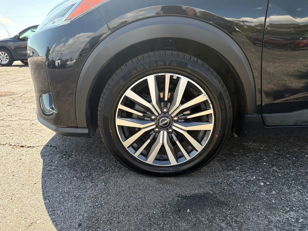Used 2023 Black Nissan SV image 27