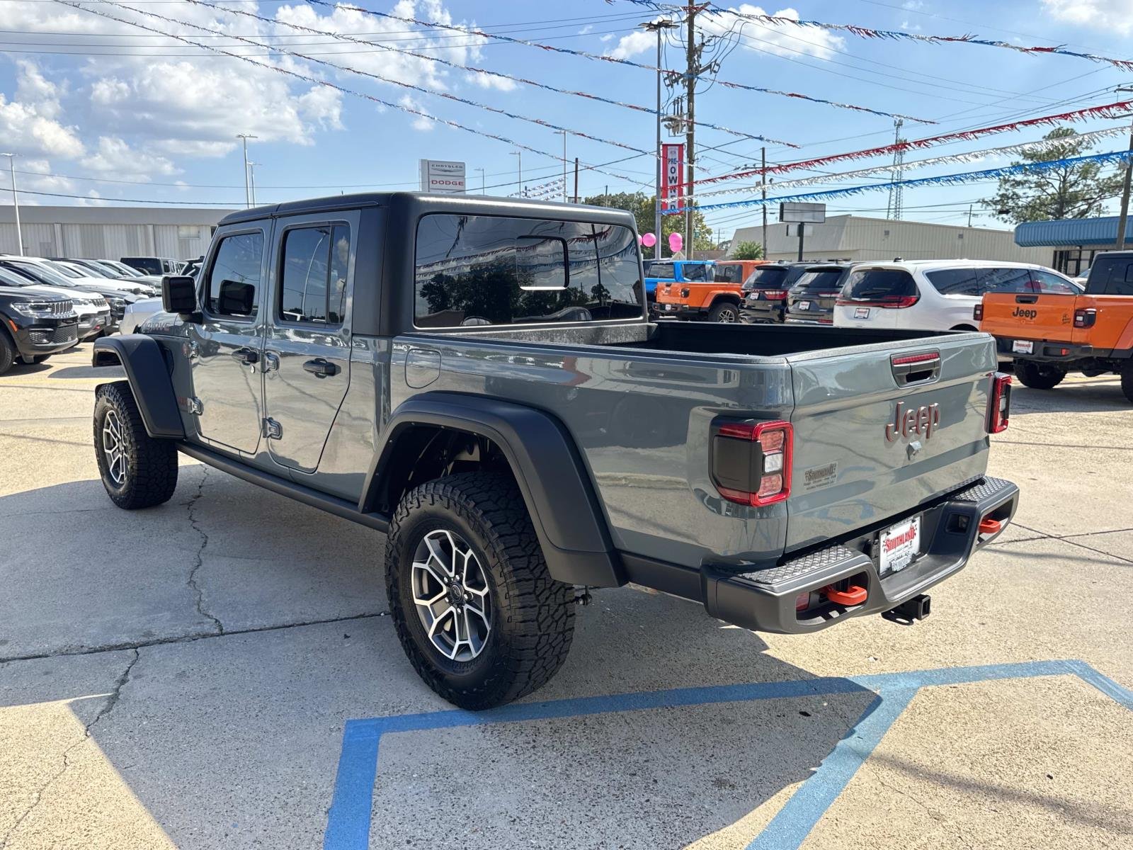 Used 2025 Anvil Clearcoat Jeep Mojave image 5