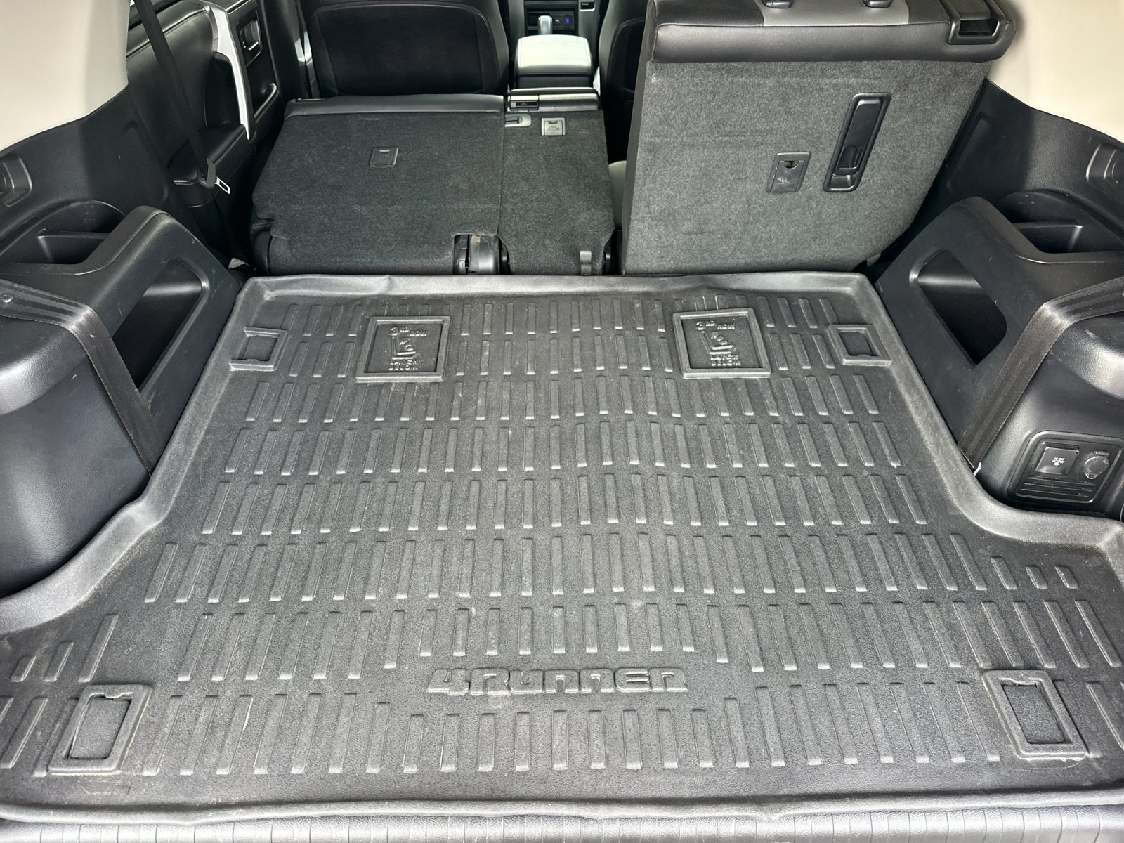 Used 2022 Silver Toyota SR5 Premium image 14