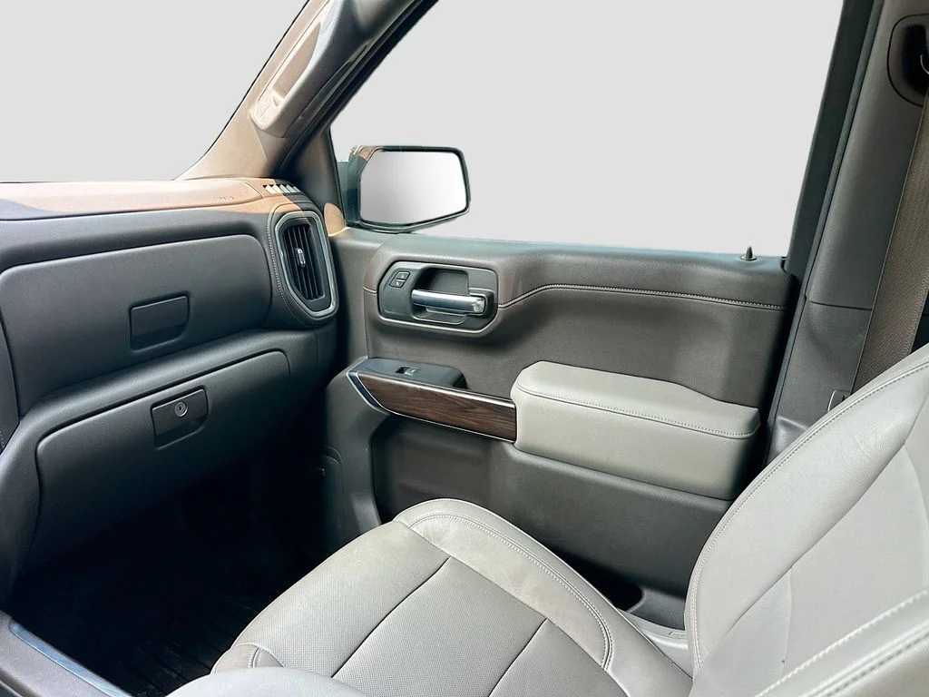 Used 2019 White GMC SLT image 24