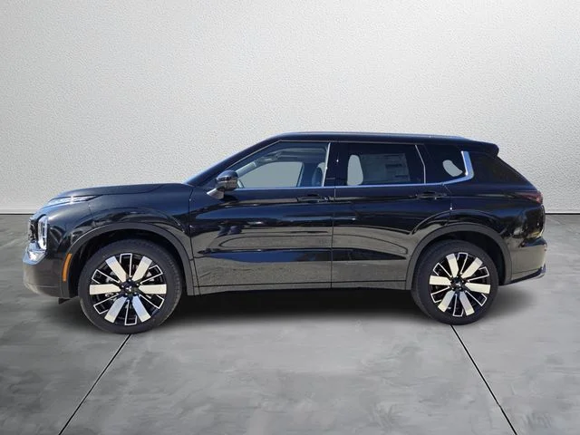 New 2026 Black Mitsubishi SEL image 3